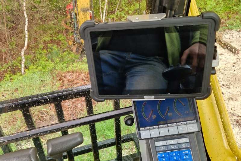 OmecoHub - Immagine KOMATSU PC240NLC-8